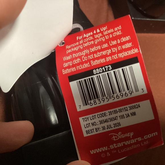 Star Wars Dart Vader Dispenser With Candy Pieces NEW - Picture 6 of 10